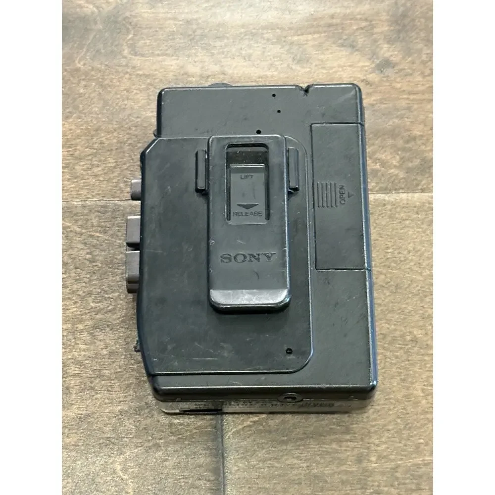 Sony Walkman WM-FX33 Cassette Player with Mega Bass Auto Reverse Tested Works